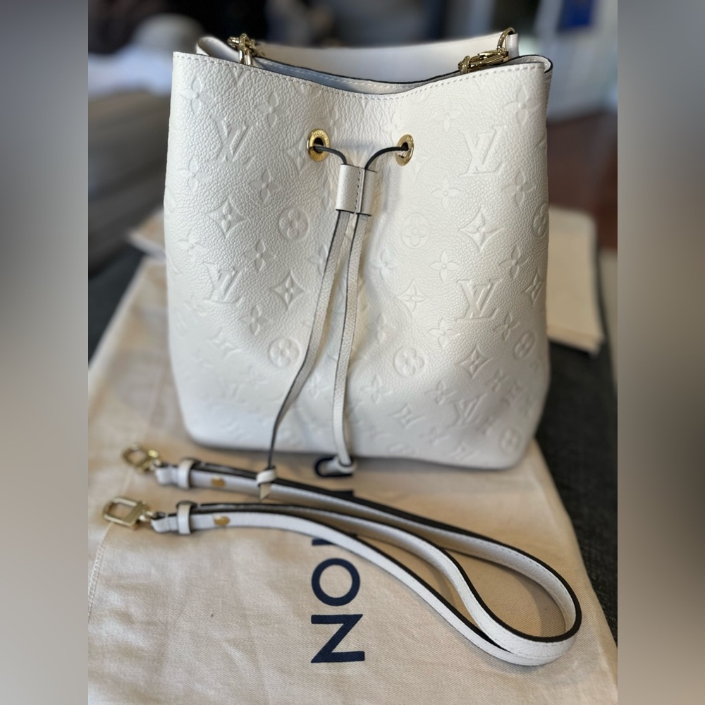 *****SOLD******Louis Vuitton